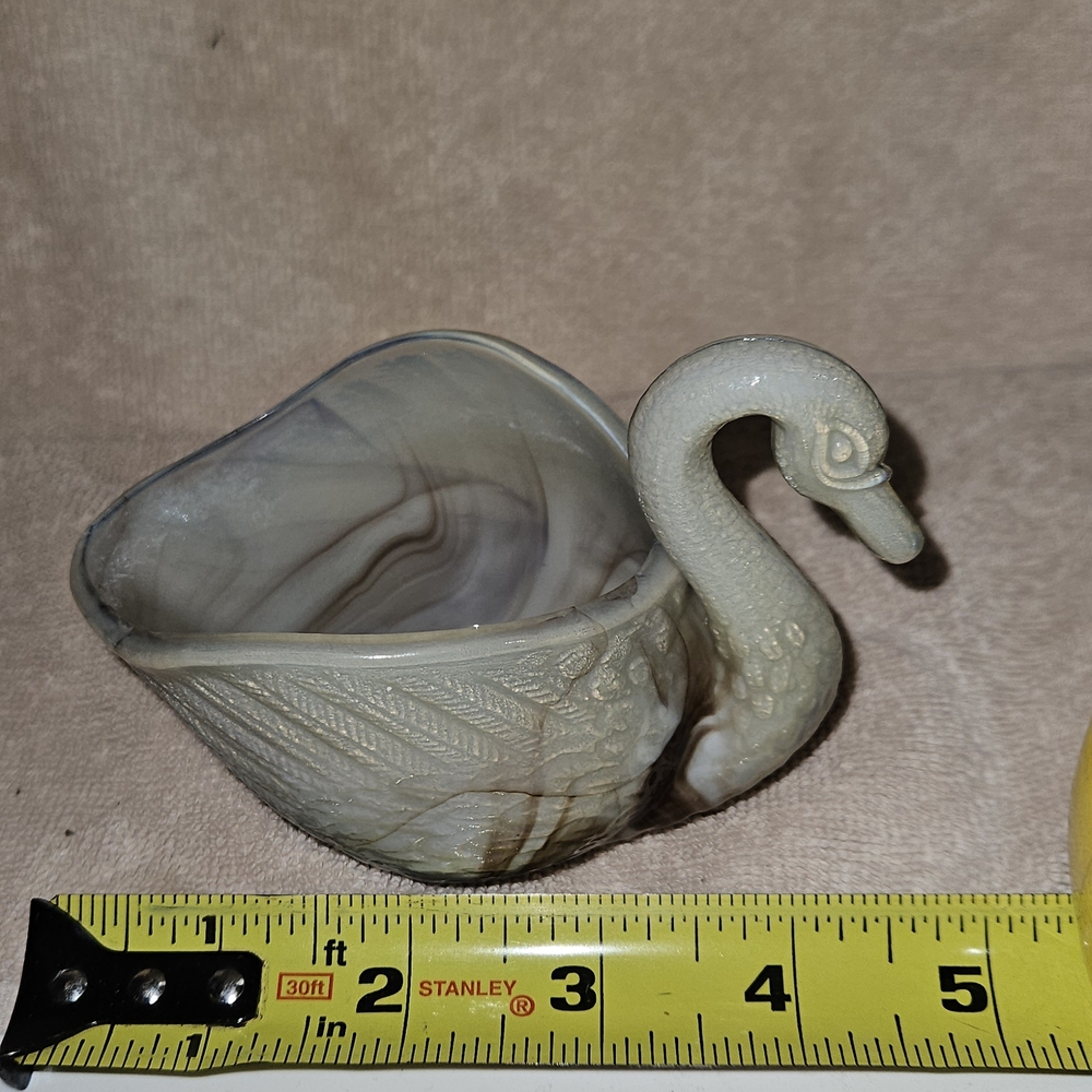 Elegant Slag Glass Swan - Picture 8 of 8